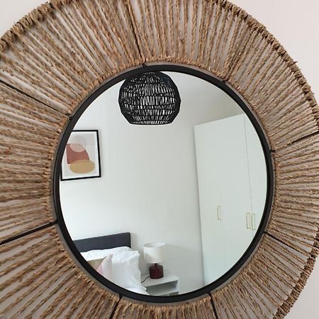 Cheerful 1 Private Room-Ensuite With Free Parking Silverdale  ภายนอก รูปภาพ
